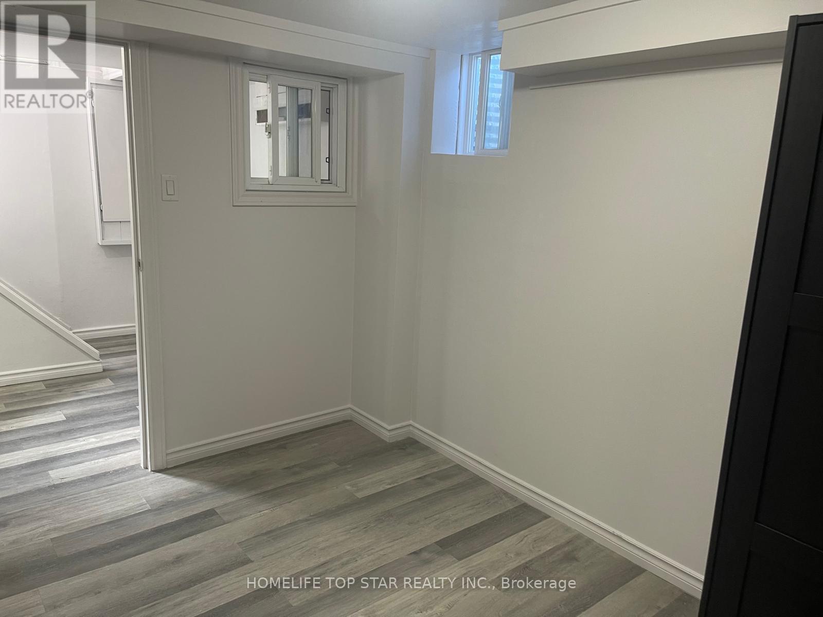 50 Chestnut Crescent, Toronto, Ontario  M1L 1Y5 - Photo 3 - E13679976