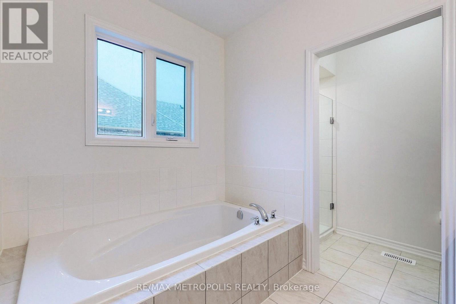 9 Caton Lane, Ajax, Ontario  L1T 0P8 - Photo 38 - E13680012