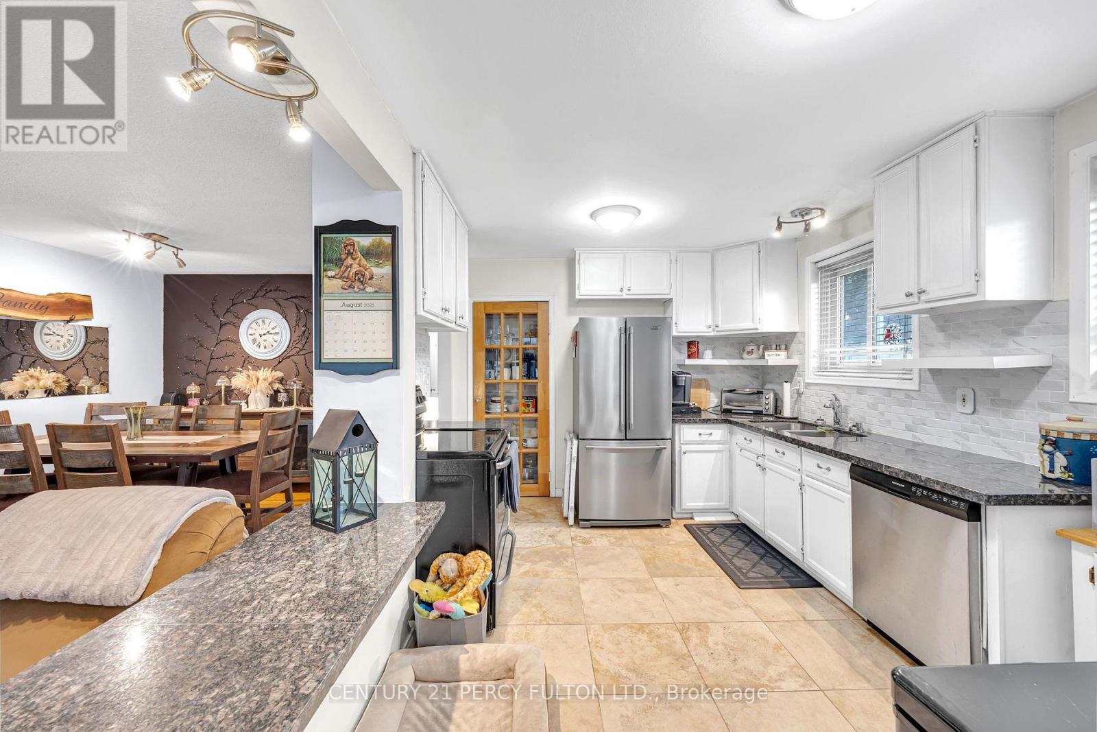 719 Balaton Avenue, Pickering, Ontario  L1W 1W3 - Photo 12 - E13680018