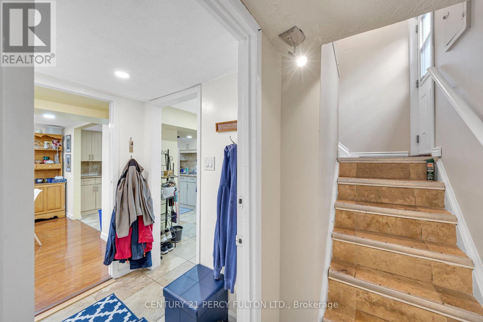 719 Balaton Avenue, Pickering, Ontario  L1W 1W3 - Photo 19 - E13680018