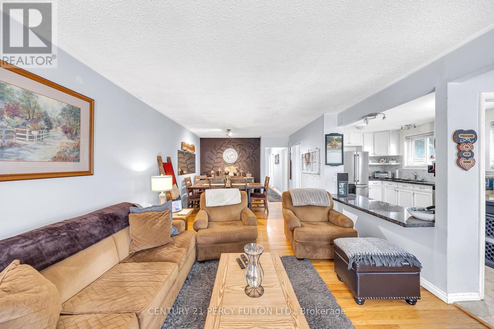 719 Balaton Avenue, Pickering, Ontario  L1W 1W3 - Photo 5 - E13680018