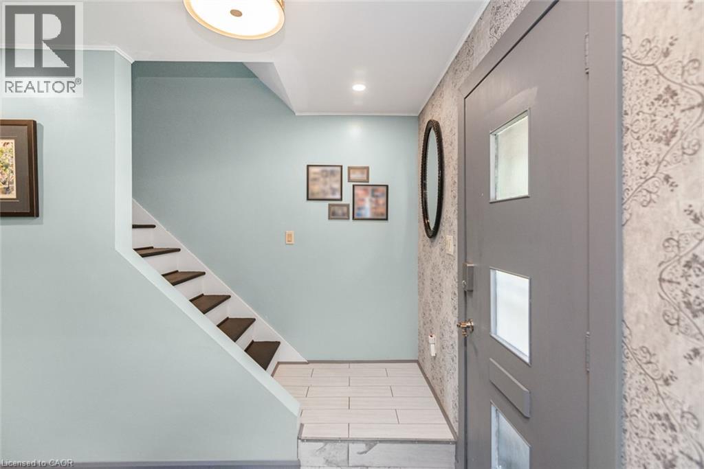 43 Wyngate Avenue, Stoney Creek, Ontario  L8G 1T3 - Photo 4 - 40843027