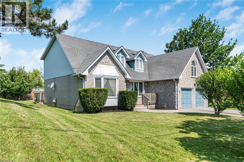 381 Kerman Avenue, Grimsby, Ontario  L3M 5C4 - Photo 4 - 40843653