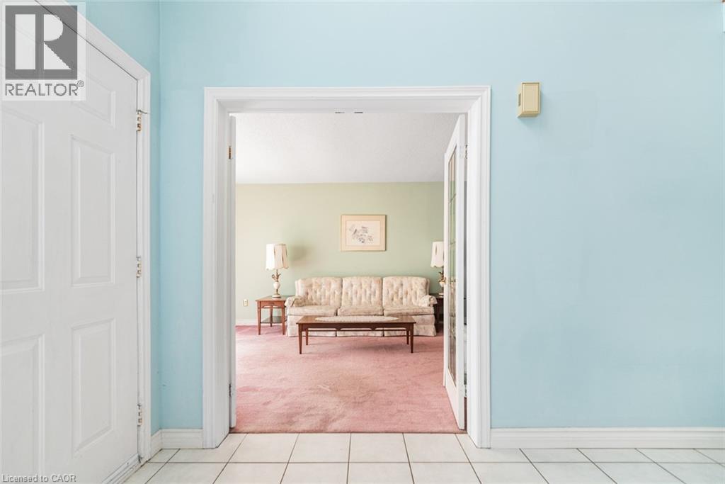 381 Kerman Avenue, Grimsby, Ontario  L3M 5C4 - Photo 6 - 40843653
