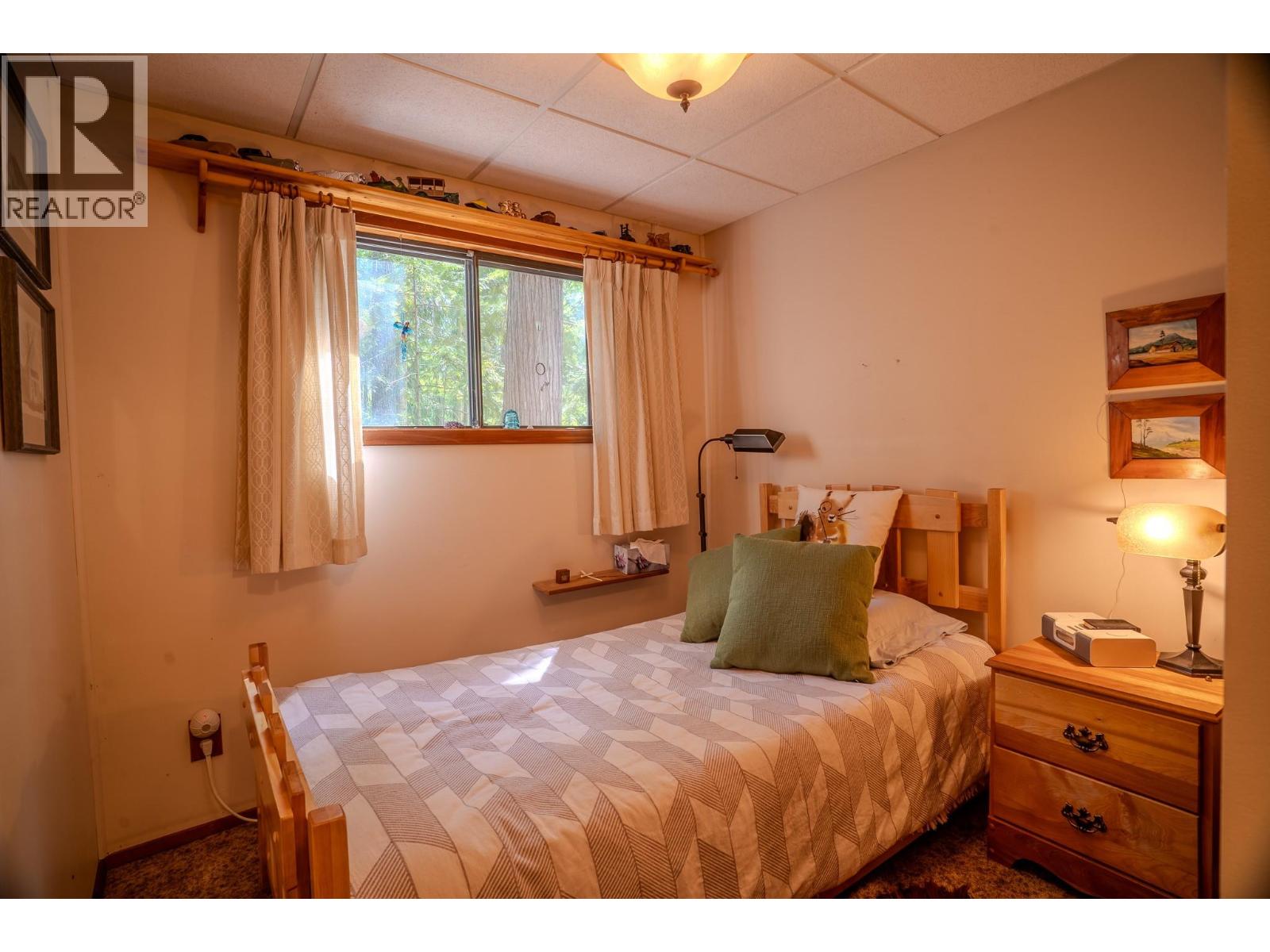 7496 Castle Heights, Anglemont, British Columbia  V0E 1M8 - Photo 27 - 10397900