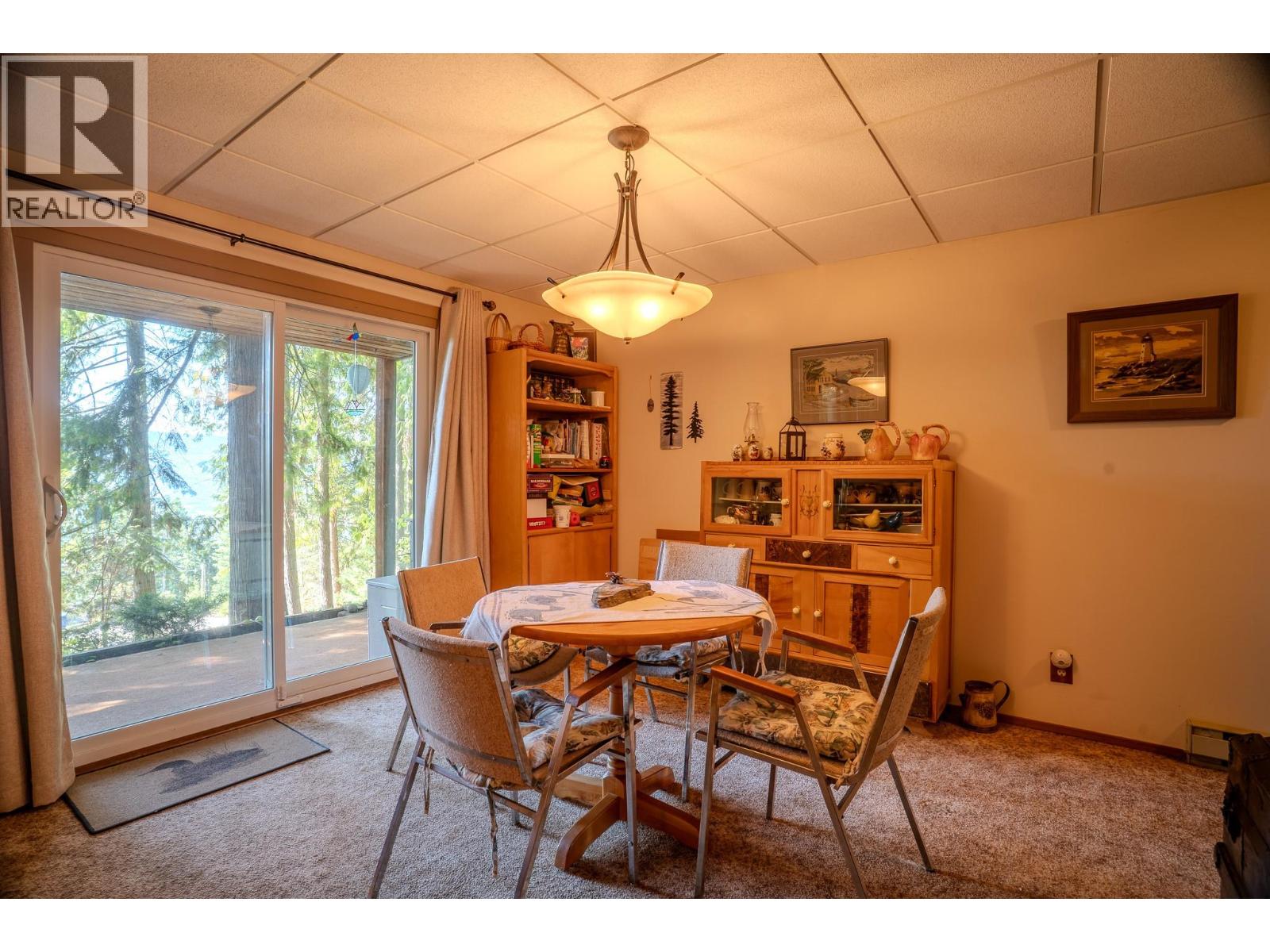 7496 Castle Heights, Anglemont, British Columbia  V0E 1M8 - Photo 21 - 10397900