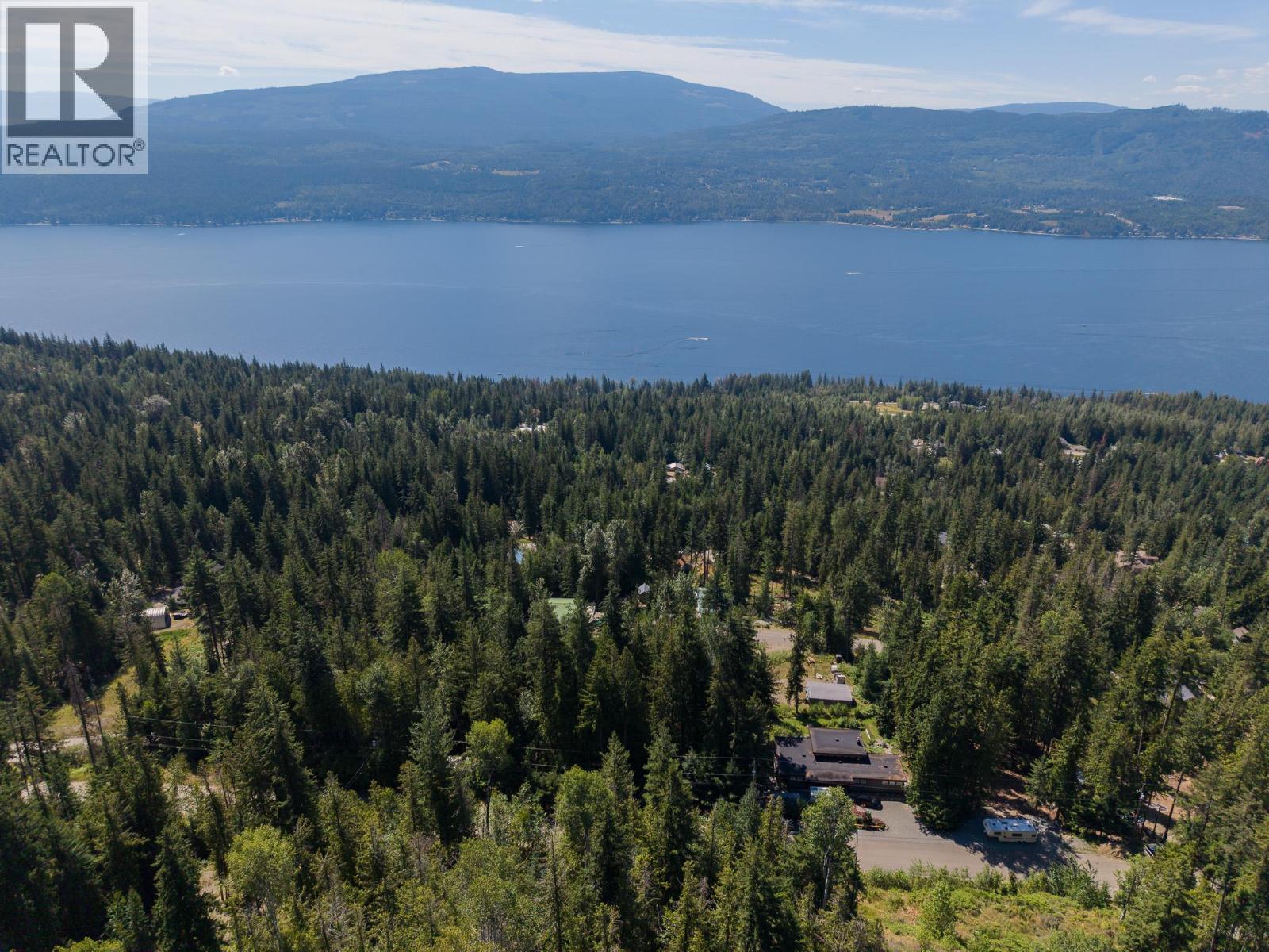 7496 Castle Heights, Anglemont, British Columbia  V0E 1M8 - Photo 31 - 10397900