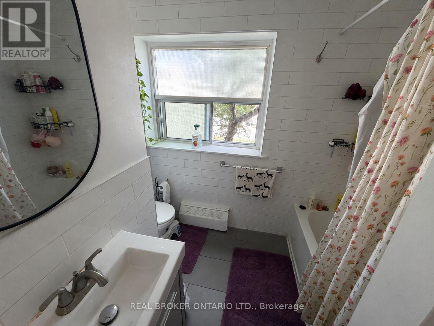 105 - 50 Benson Avenue, Richmond Hill, Ontario  L4C 4E6 - Photo 6 - N13679982