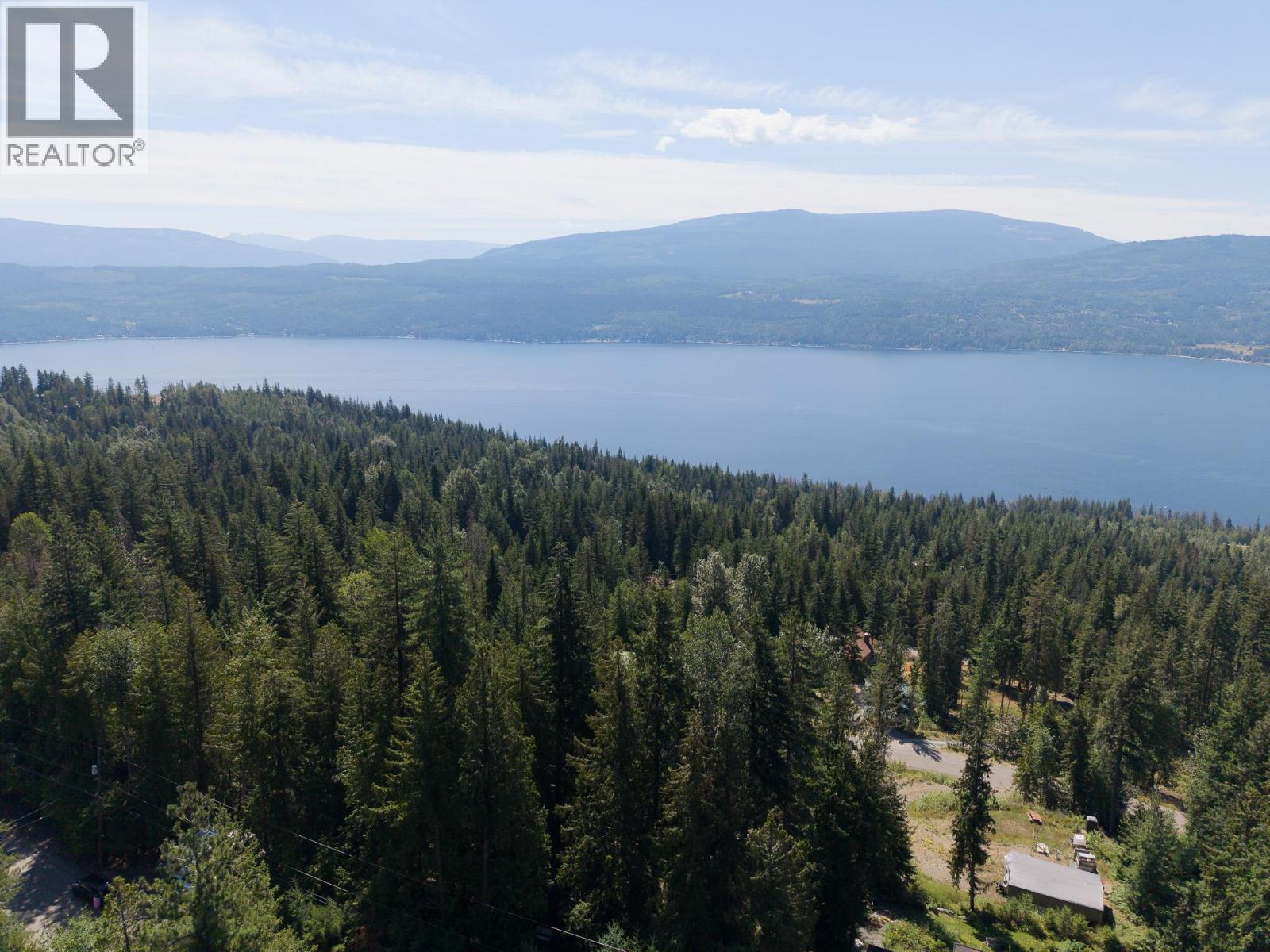 7496 Castle Heights, Anglemont, British Columbia  V0E 1M8 - Photo 33 - 10397900