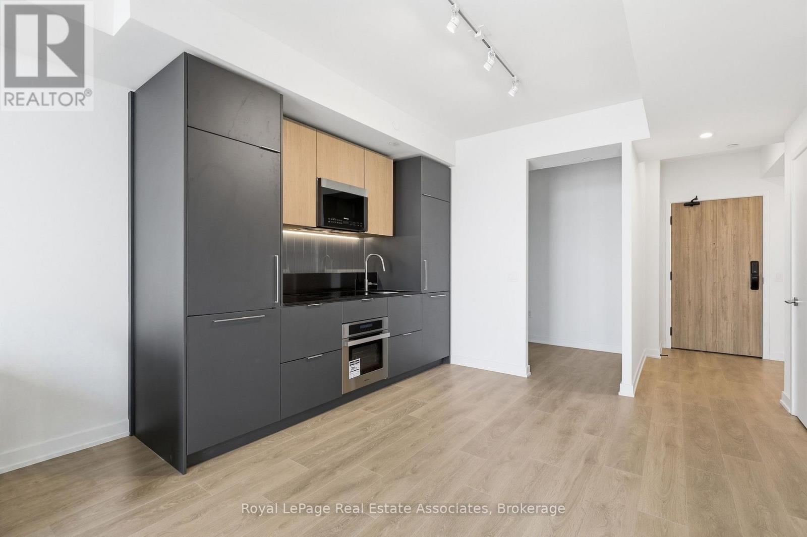 1 FAIRVIEW ROAD E, Mississauga, Ontario