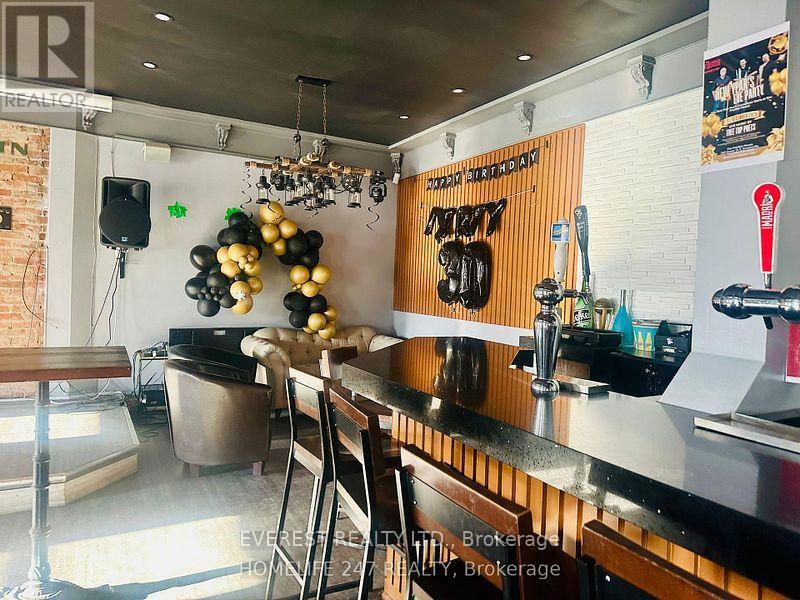 263 QUEEN STREET S, Mississauga, Ontario