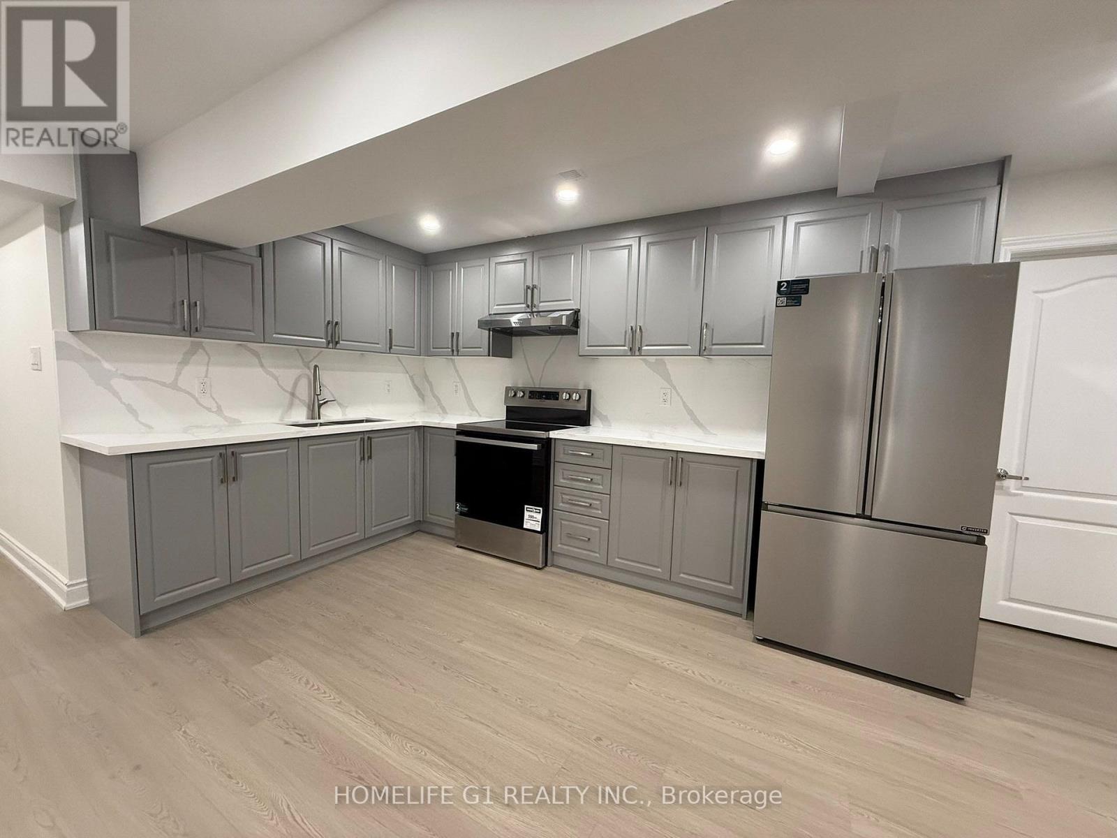 18 Donald Stewart Road, Brampton, Ontario  L7A 5J8 - Photo 2 - W13679986