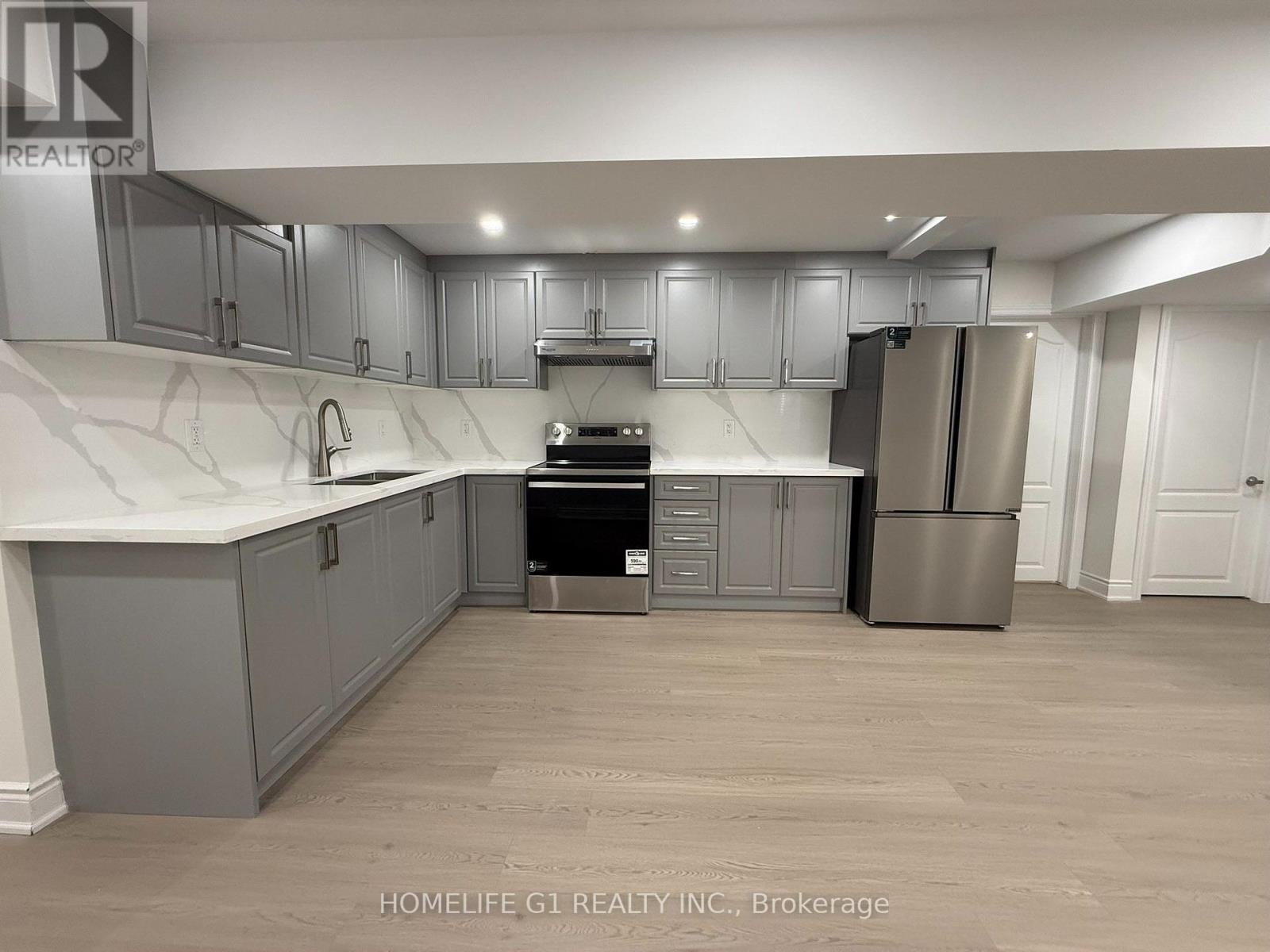 18 Donald Stewart Road, Brampton, Ontario  L7A 5J8 - Photo 3 - W13679986
