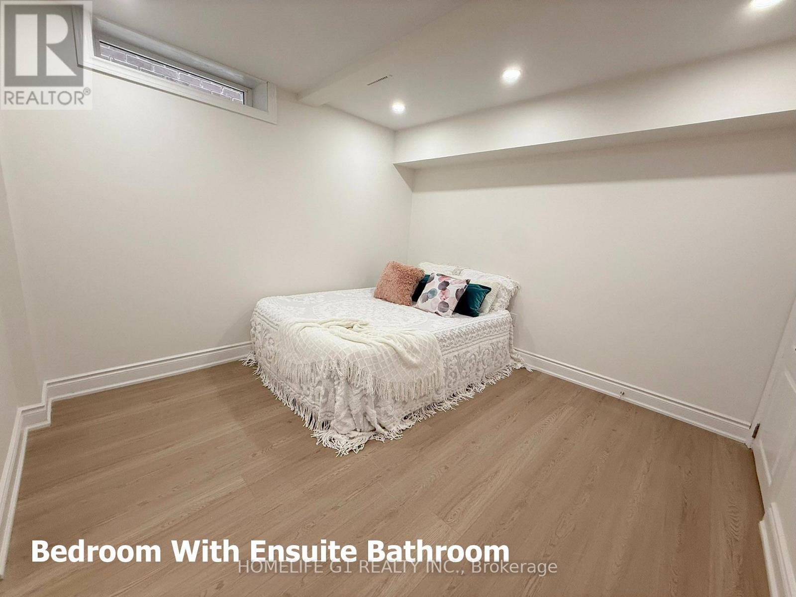 18 Donald Stewart Road, Brampton, Ontario  L7A 5J8 - Photo 7 - W13679986