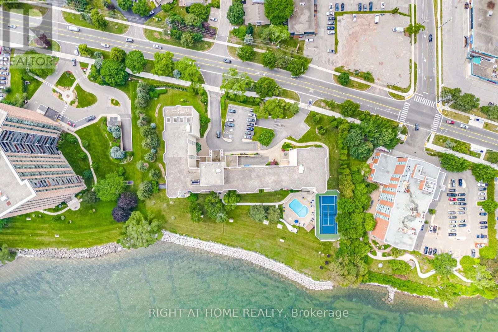 1104 - 5280 Lakeshore Road, Burlington, Ontario  L7L 5R1 - Photo 2 - W13680006