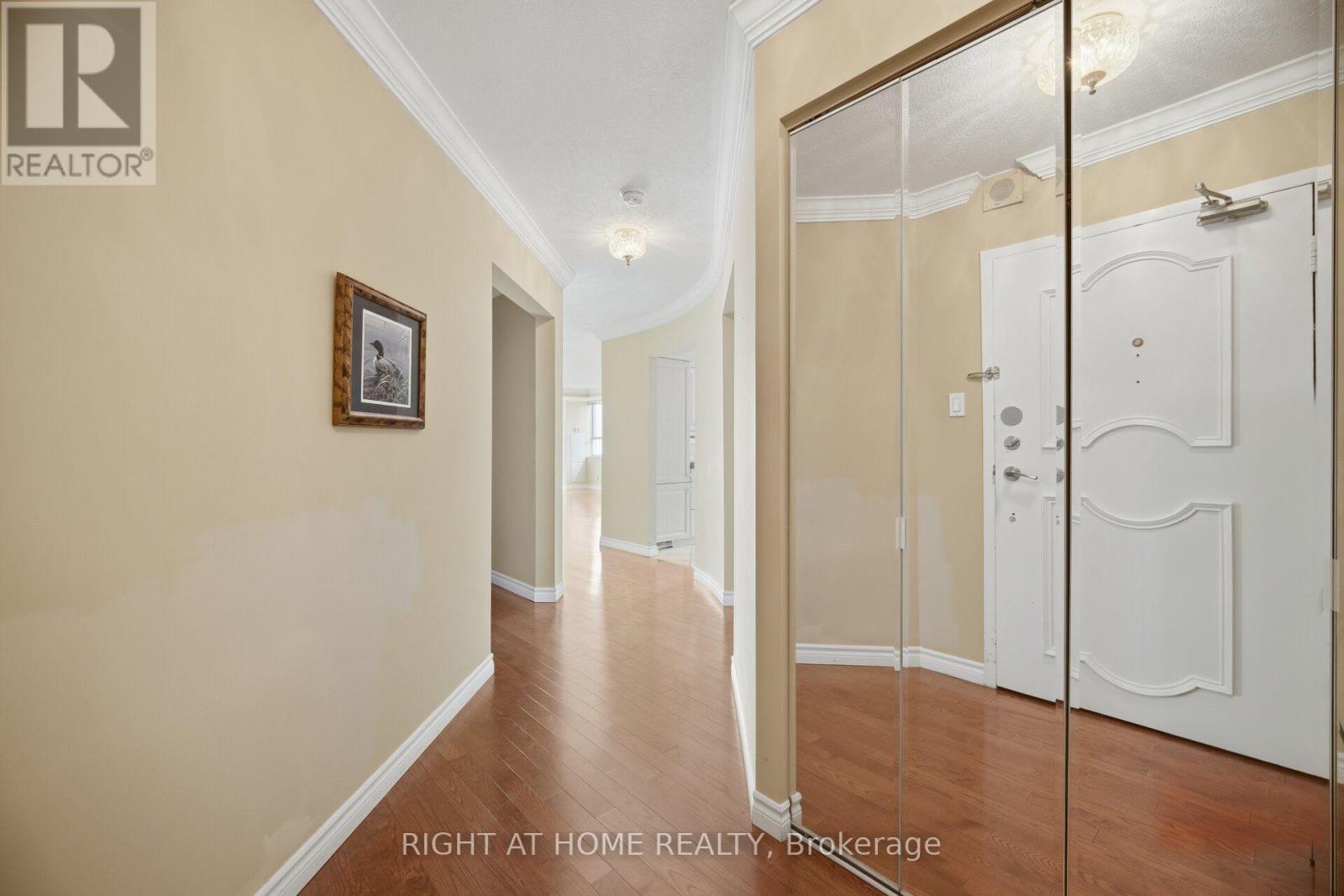 1104 - 5280 Lakeshore Road, Burlington, Ontario  L7L 5R1 - Photo 6 - W13680006