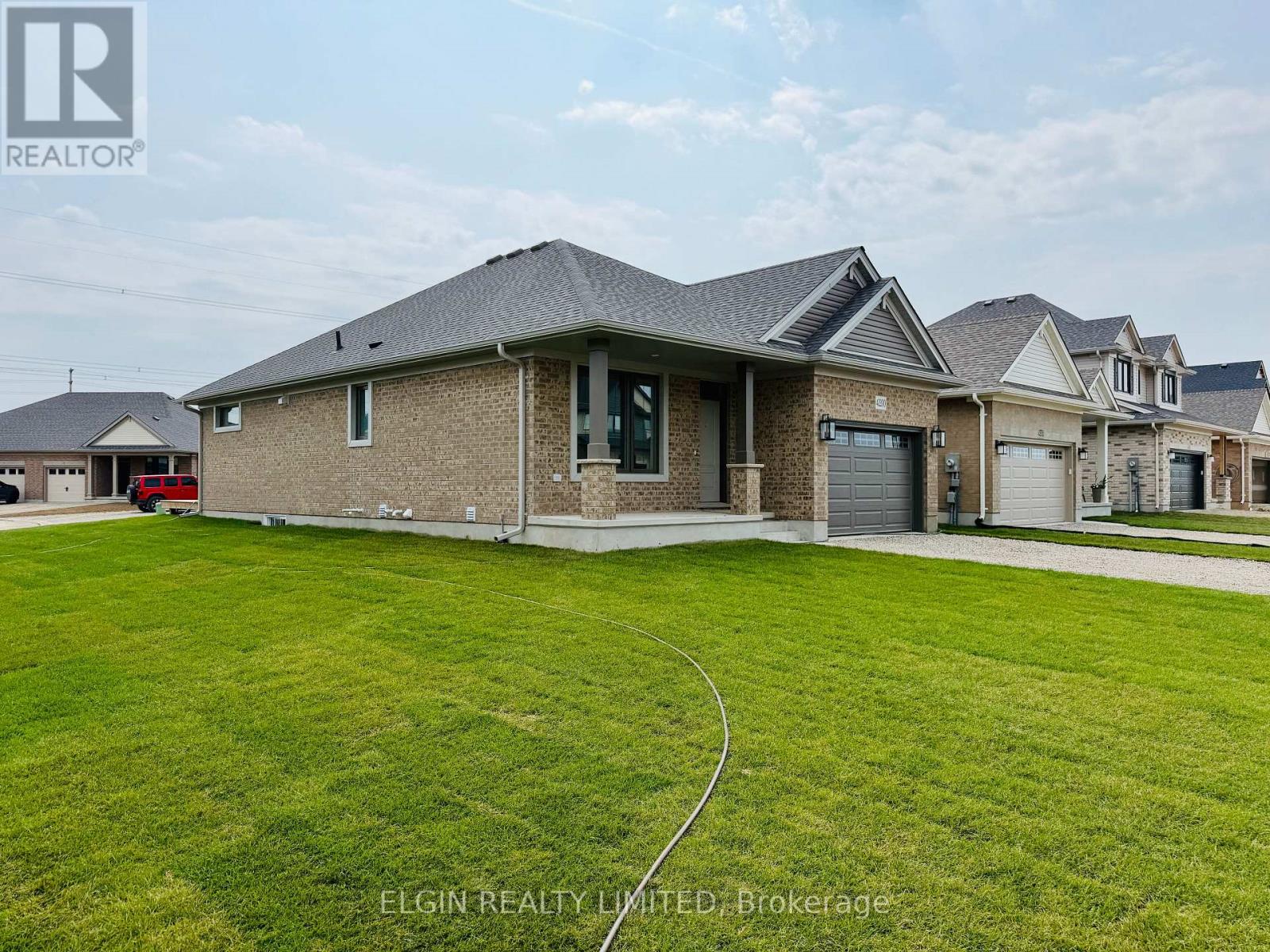 42200 Mcbain Line, Central Elgin, Ontario  N5P 0E4 - Photo 2 - X12964998