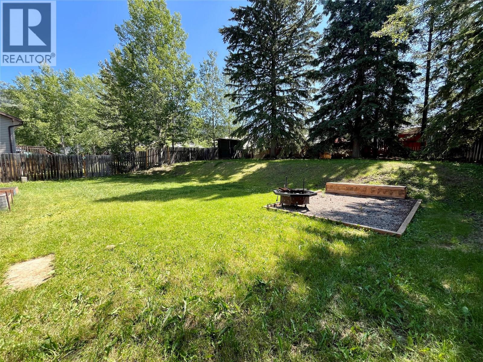268 Murray Drive, Tumbler Ridge, British Columbia  V0C 2W0 - Photo 2 - 10378760