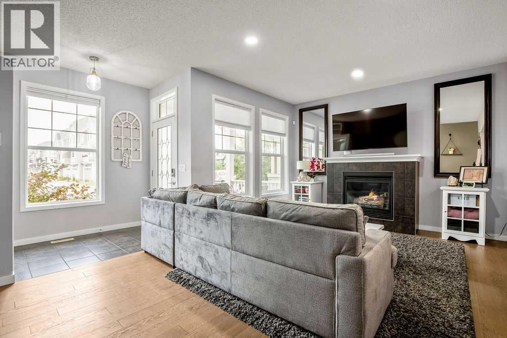 81 New Brighton Heights Se, Calgary, Alberta  T2Z 0P7 - Photo 4 - A2336931