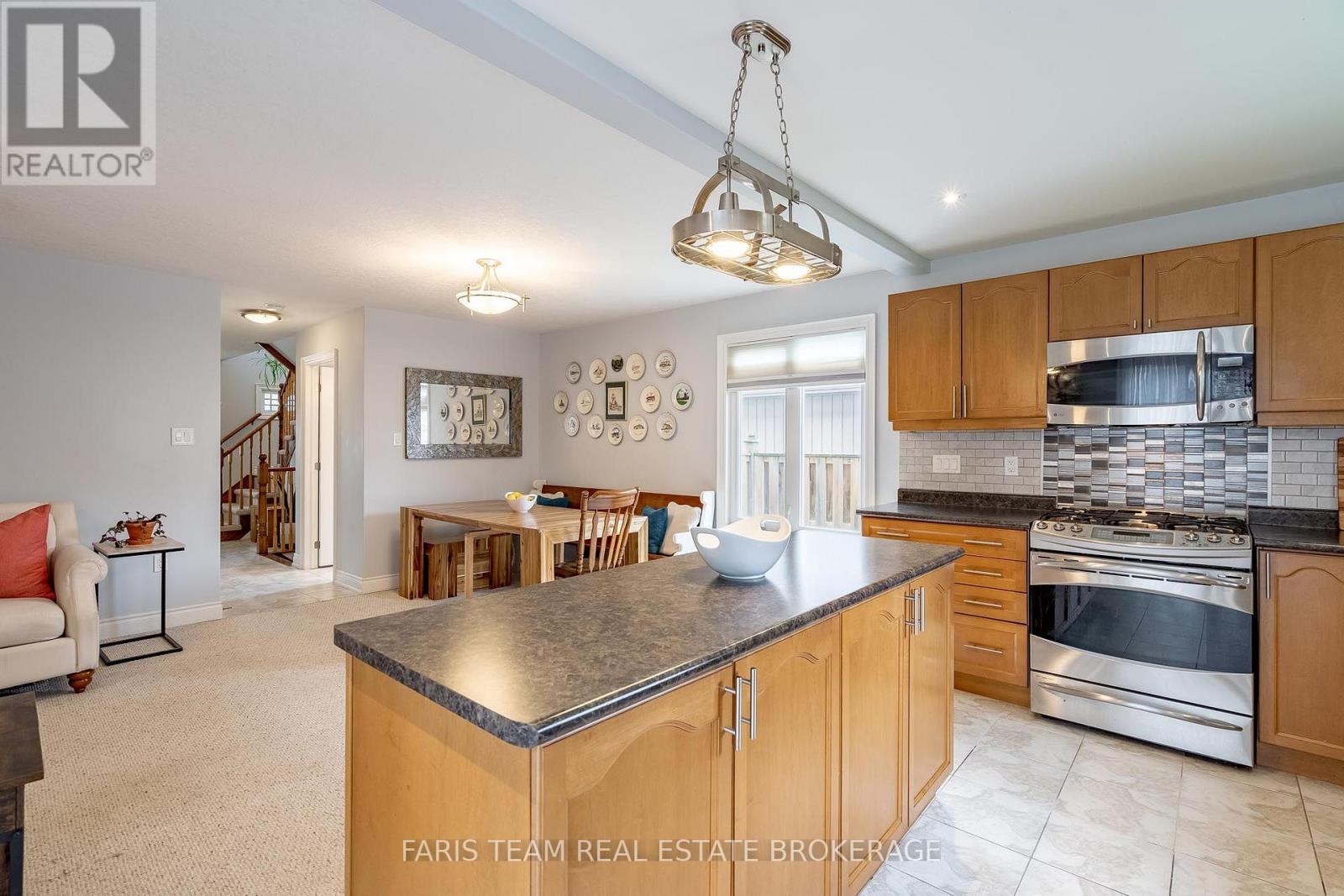 7 Mancini Drive, Essa, Ontario  L0M 1B1 - Photo 9 - N13674820
