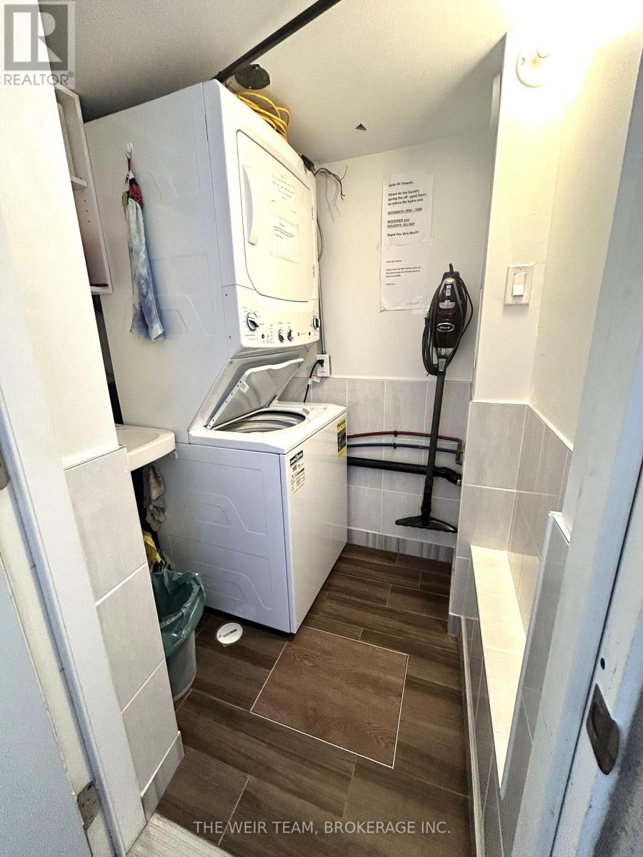 Upper - 35 Rushbrooke Avenue, Toronto, Ontario M4M 3A8 - Photo 13 - E13680030