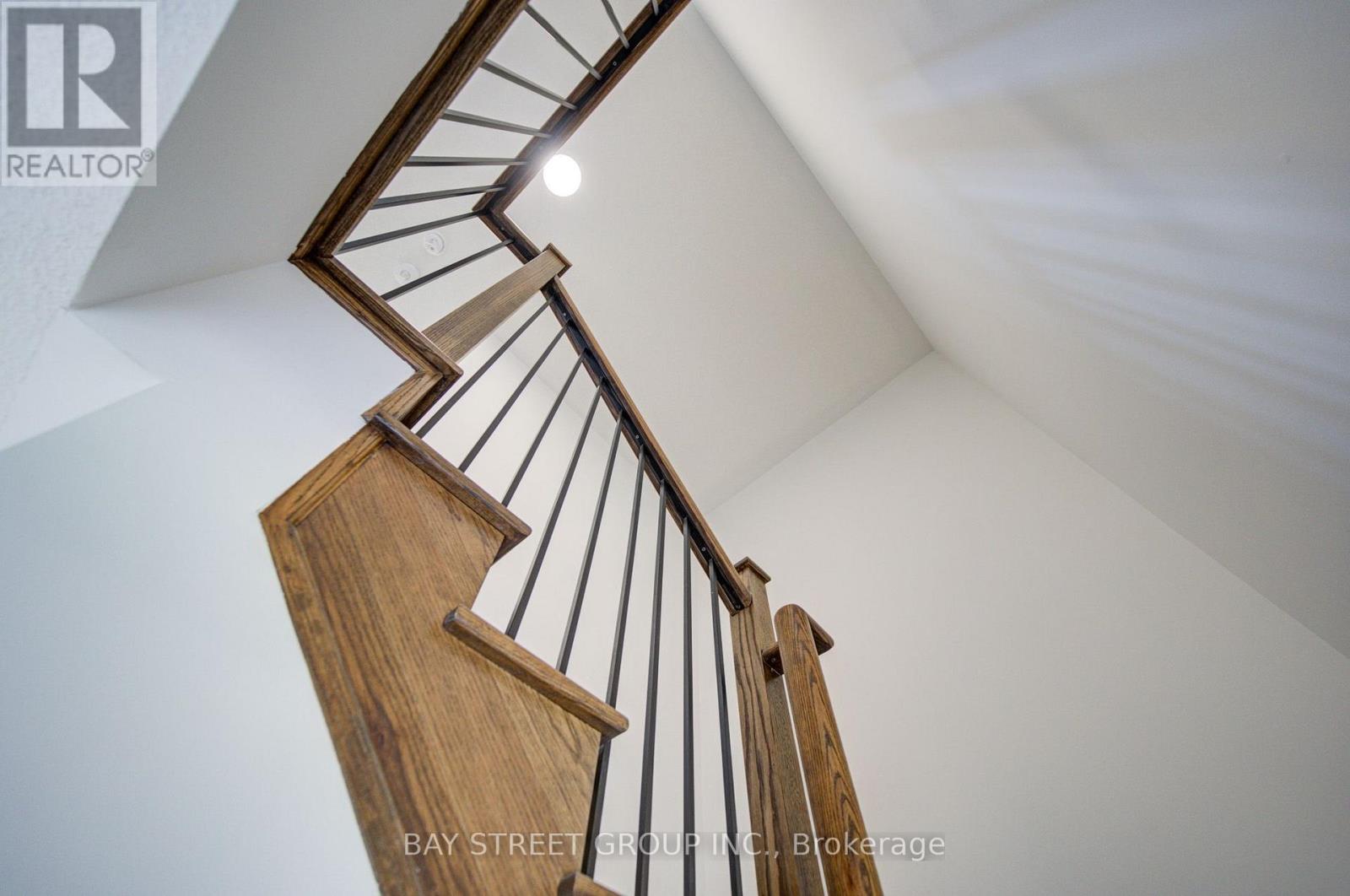 36 Elkington Crescent, Whitby, Ontario  L1P 0L7 - Photo 18 - E13680056