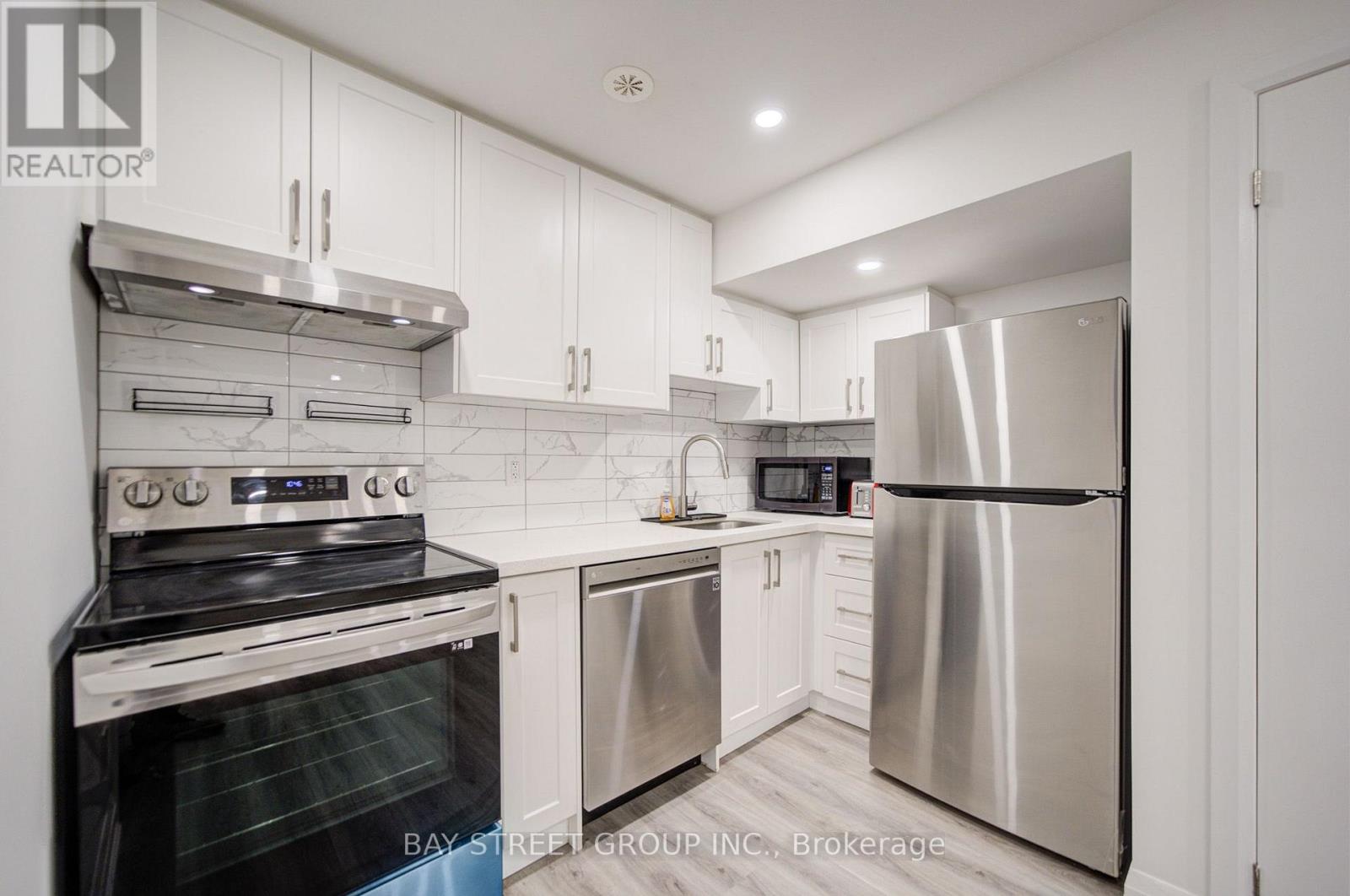 36 Elkington Crescent, Whitby, Ontario  L1P 0L7 - Photo 44 - E13680056