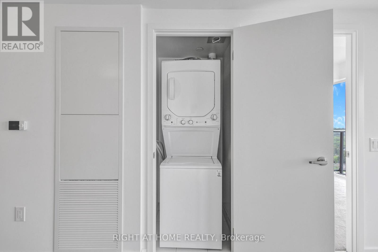 1501 - 4010 Eglinton Avenue W, Toronto, Ontario  M9A 0G5 - Photo 16 - W13678472