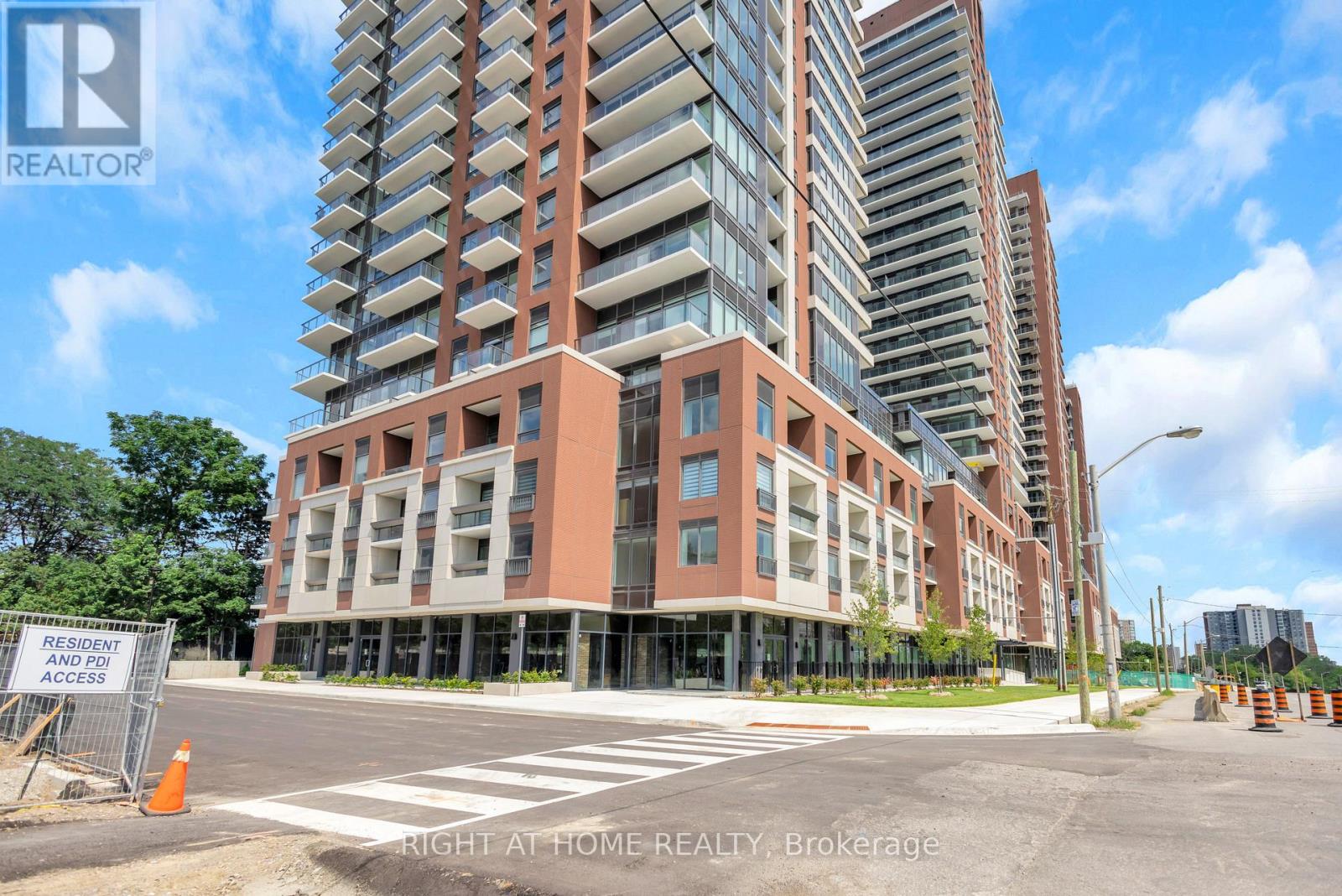 1501 - 4010 Eglinton Avenue W, Toronto, Ontario  M9A 0G5 - Photo 2 - W13678472