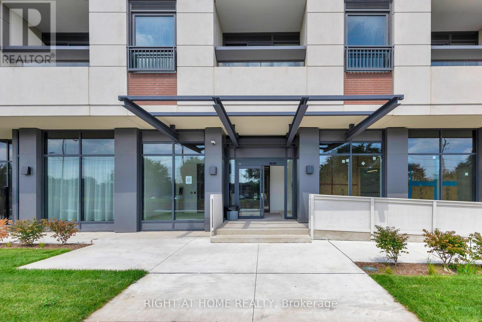 1501 - 4010 Eglinton Avenue W, Toronto, Ontario  M9A 0G5 - Photo 3 - W13678472