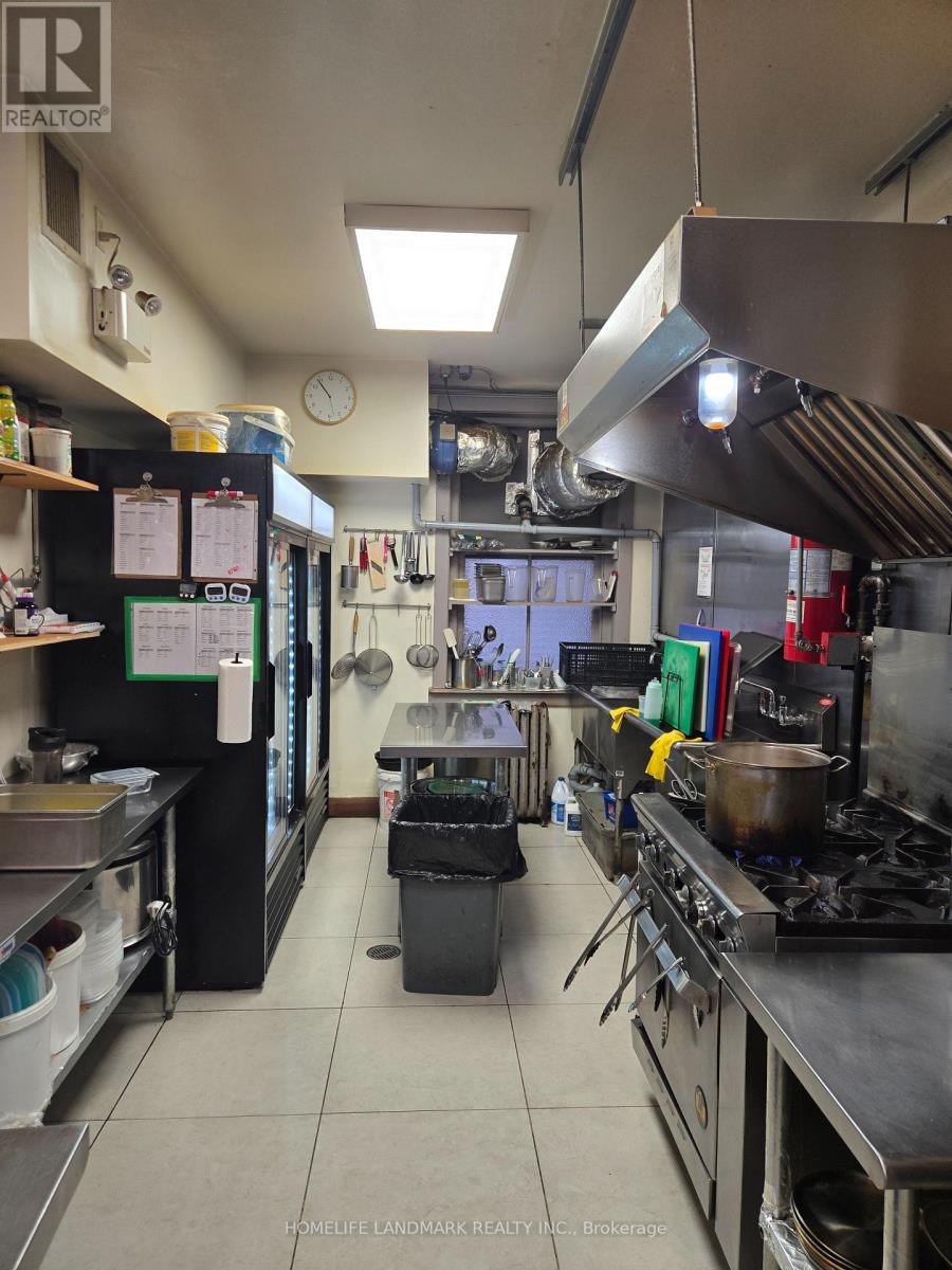 793 Bathurst Street, Toronto, Ontario  M5S 1Z5 - Photo 5 - C13680074