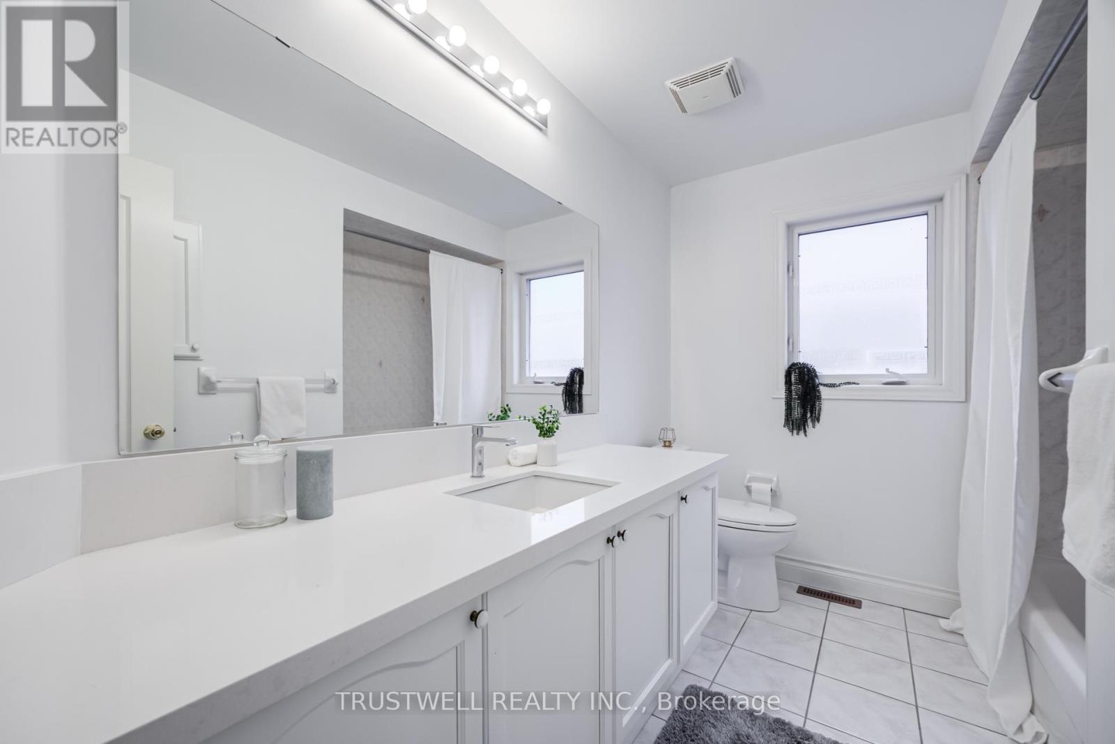 467 Pleasant Ridge Avenue, Vaughan, Ontario  L4J 8X2 - Photo 25 - N13680100