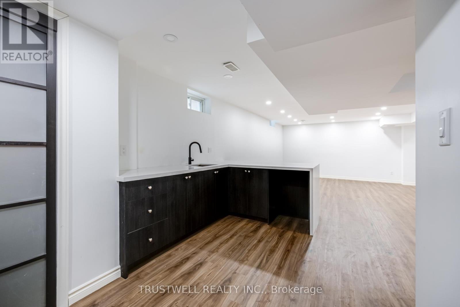 467 Pleasant Ridge Avenue, Vaughan, Ontario  L4J 8X2 - Photo 27 - N13680100
