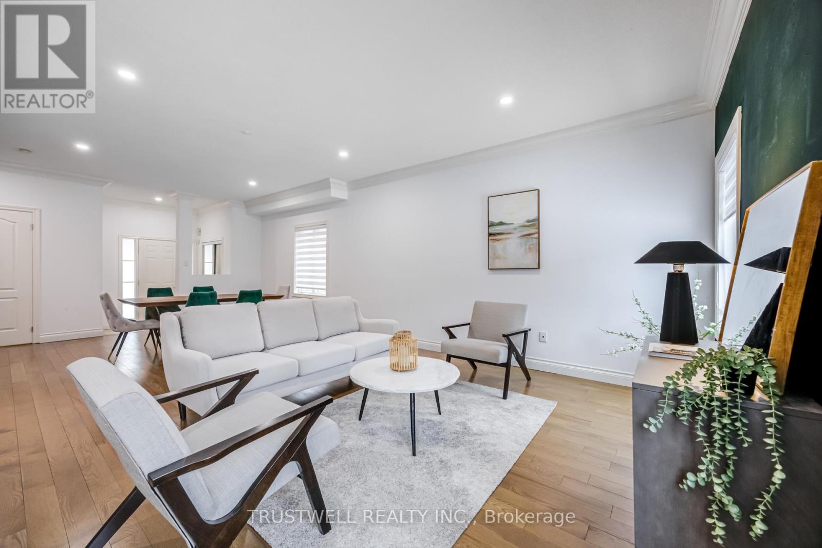 467 Pleasant Ridge Avenue, Vaughan, Ontario  L4J 8X2 - Photo 4 - N13680100