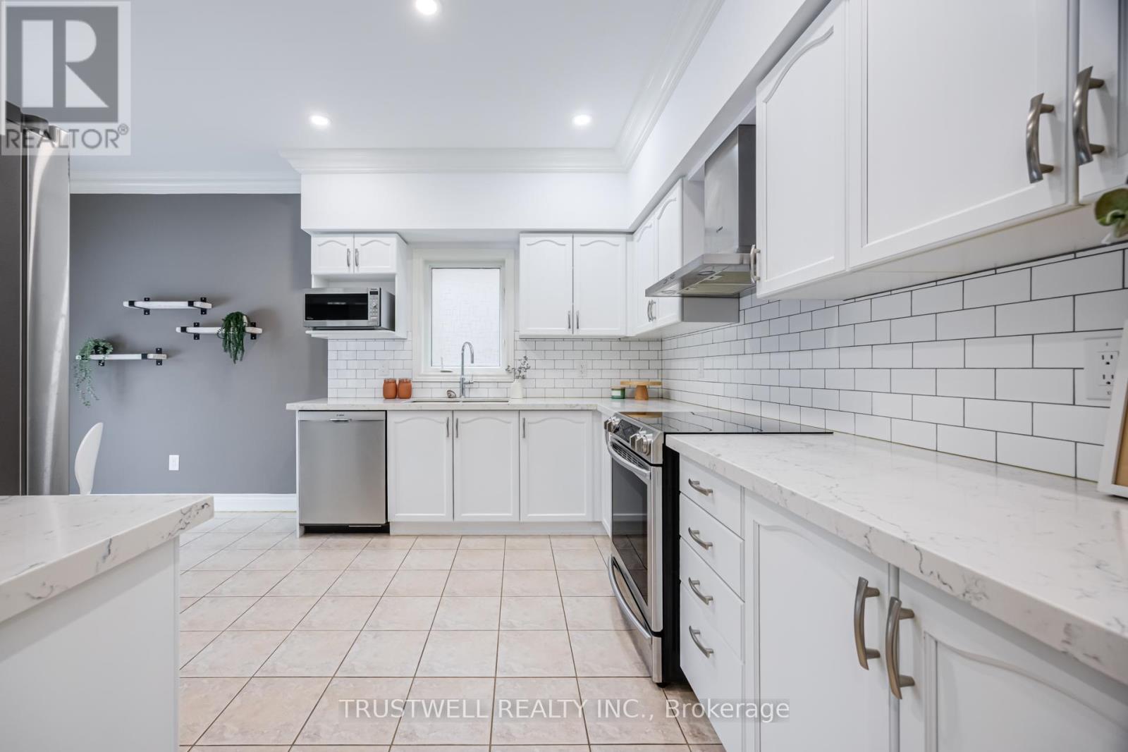 467 Pleasant Ridge Avenue, Vaughan, Ontario  L4J 8X2 - Photo 9 - N13680100