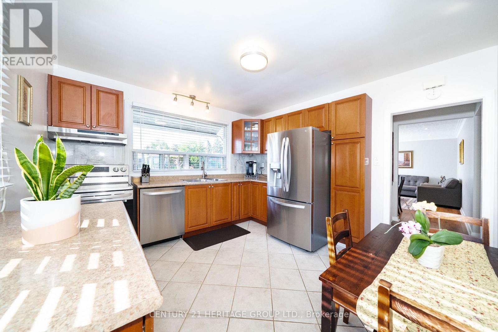 417 Paliser Crescent S, Richmond Hill, Ontario  L4C 1S2 - Photo 11 - N13680108