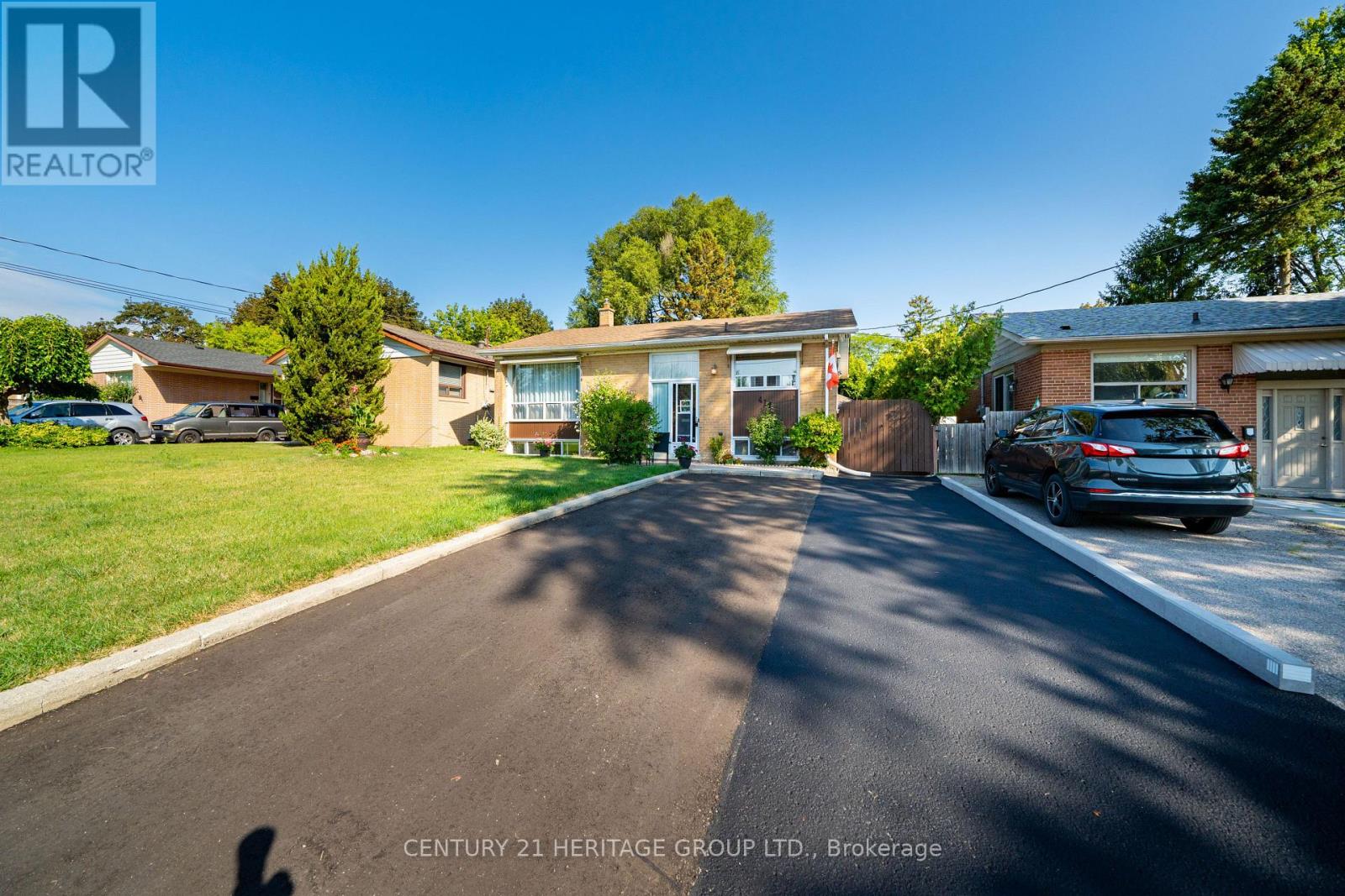417 Paliser Crescent S, Richmond Hill, Ontario  L4C 1S2 - Photo 4 - N13680108