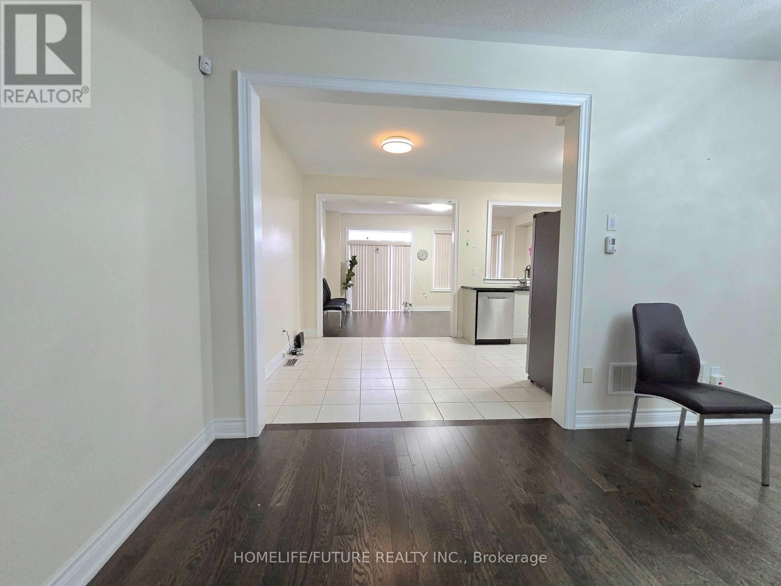 Main - 396 Kirkham Drive, Markham, Ontario  L3S 0E4 - Photo 7 - N13680124