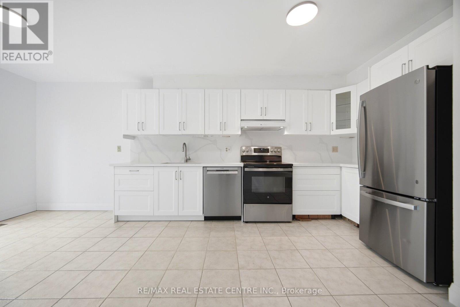 Main And 2nd - 4676 Owl Circle, Mississauga, Ontario  L4Z 2W6 - Photo 17 - W13680084