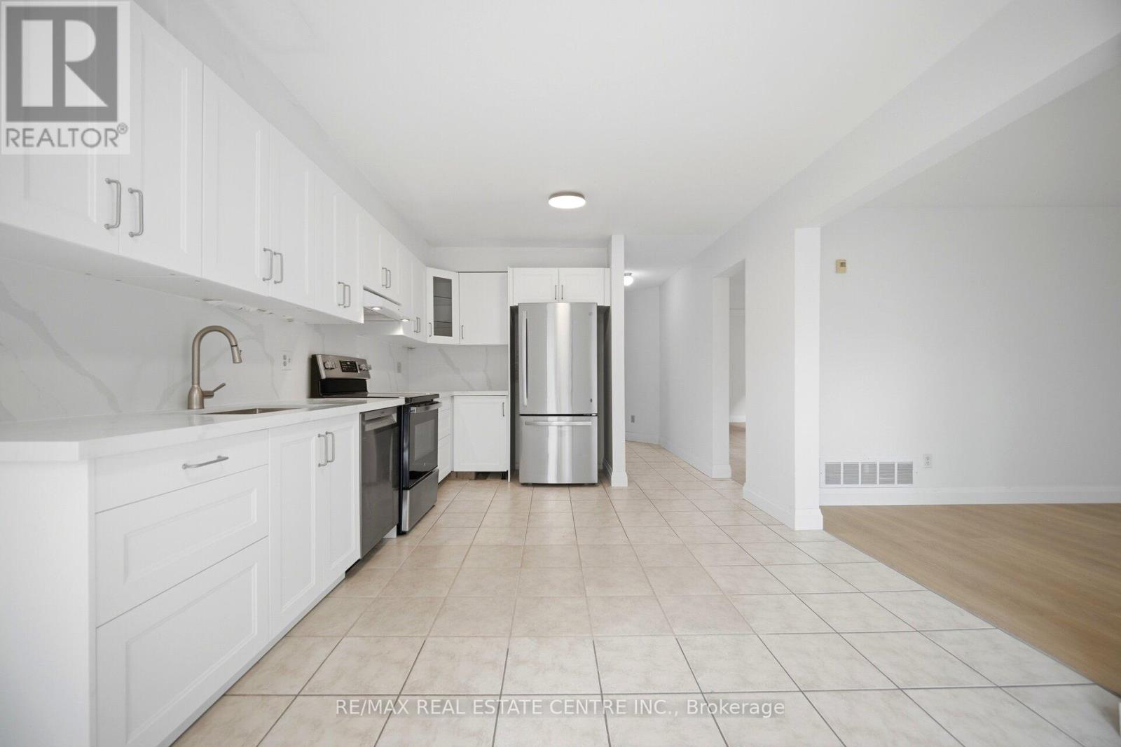 Main And 2nd - 4676 Owl Circle, Mississauga, Ontario  L4Z 2W6 - Photo 19 - W13680084