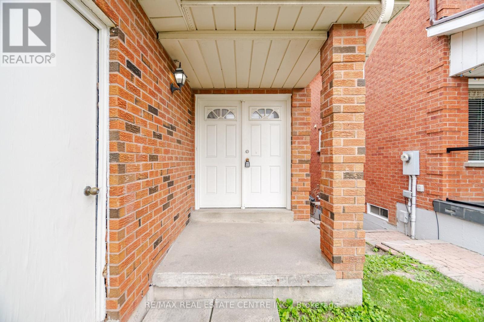 Main And 2nd - 4676 Owl Circle, Mississauga, Ontario  L4Z 2W6 - Photo 6 - W13680084