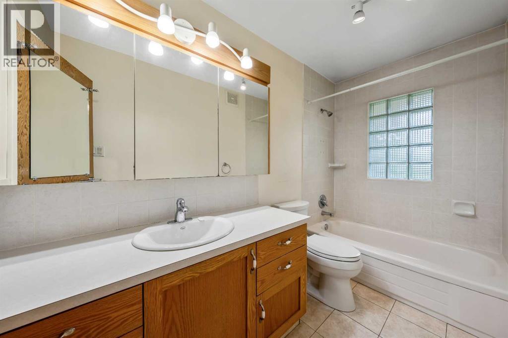 2720 32 Avenue Sw, Calgary, Alberta  T3E 0W2 - Photo 14 - A2336001
