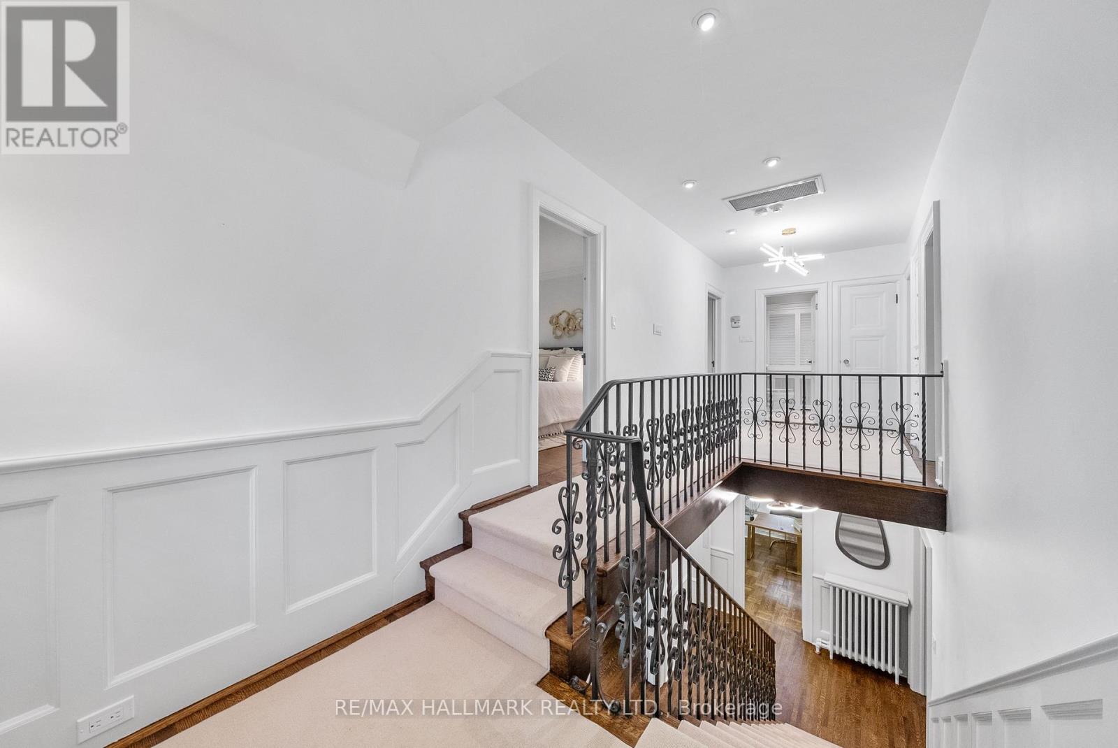 16 Elderwood Drive, Toronto, Ontario  M5P 1W5 - Photo 18 - C13680142