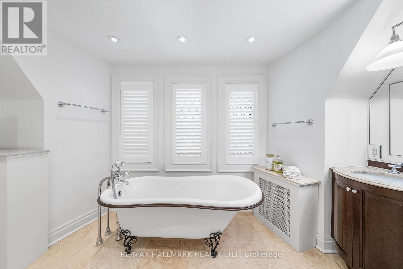 16 Elderwood Drive, Toronto, Ontario  M5P 1W5 - Photo 22 - C13680142