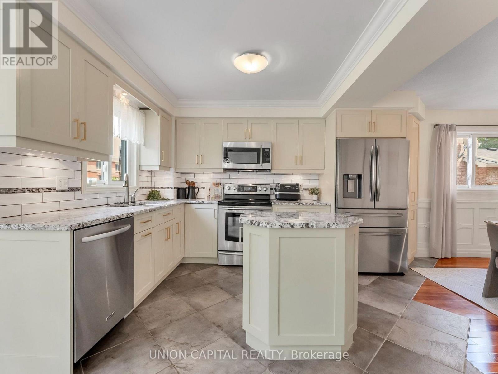772 Pebble Court, Pickering, Ontario  L1V 3P3 - Photo 15 - E13680148