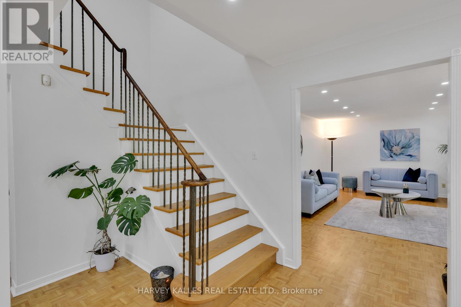 62 Aberfeldy Crescent, Markham, Ontario  L3T 4C4 - Photo 5 - N13546528