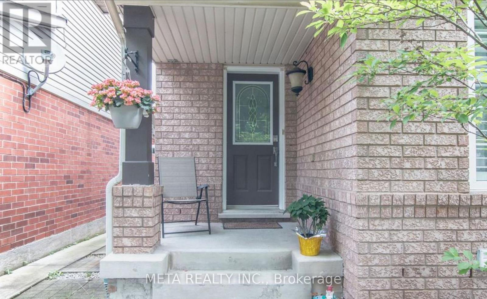 2109 Dunmore Avenue, Burlington, Ontario  L7L 6V8 - Photo 2 - W13581930