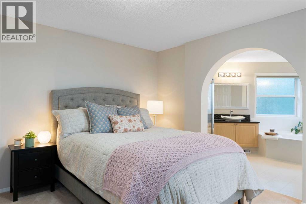 131 Valley Stream Close NW, Calgary, Alberta  T3B 5V7 - Photo 25 - A2337160