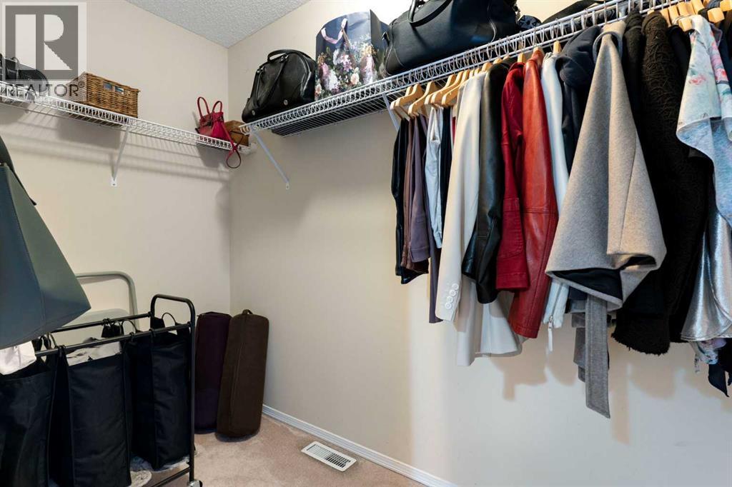 131 Valley Stream Close NW, Calgary, Alberta  T3B 5V7 - Photo 31 - A2337160