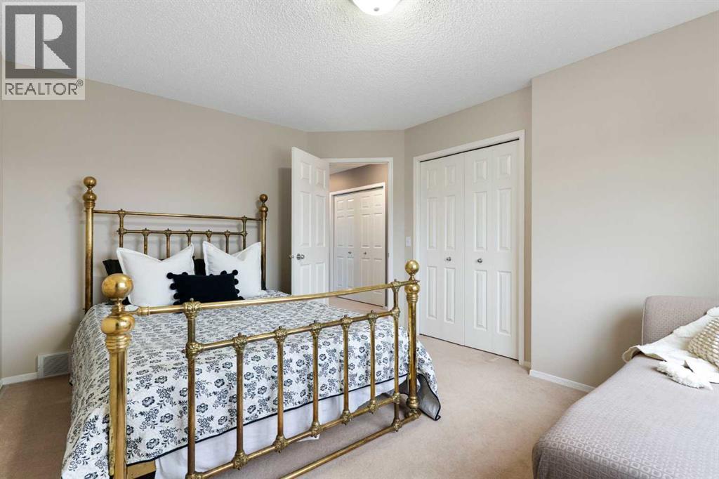 131 Valley Stream Close NW, Calgary, Alberta  T3B 5V7 - Photo 35 - A2337160